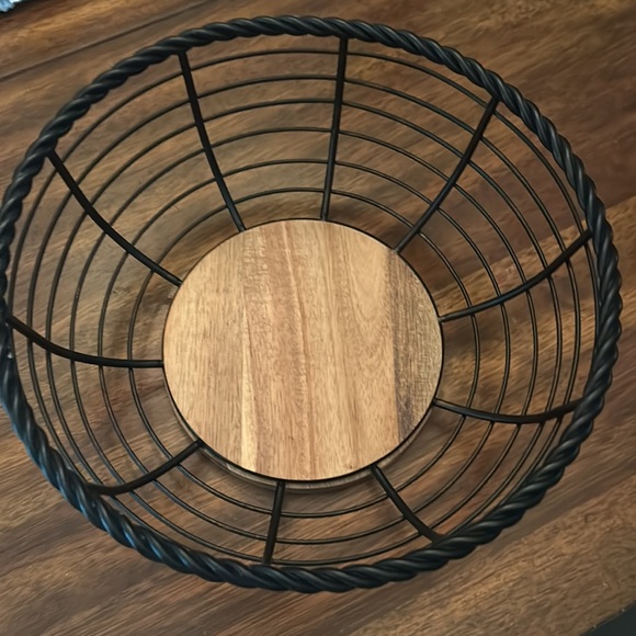 SOLD! Rope Round Fruit Storage Basket Preloved ❤️ - Picture 7 of 8